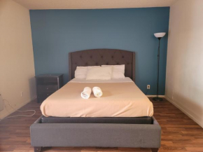 Charming Hotel Style Beverly Hills